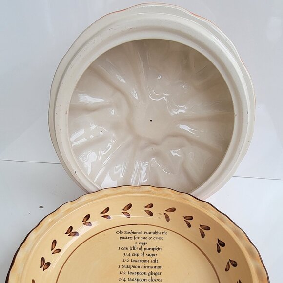 Global Design Connections by Kate Williams Pumpkin Pie Plate with cover - Picture 3 of 5